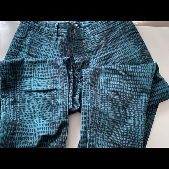 CALVIN KLEIN PATTERNED DENIMS - Picture 3 of 11